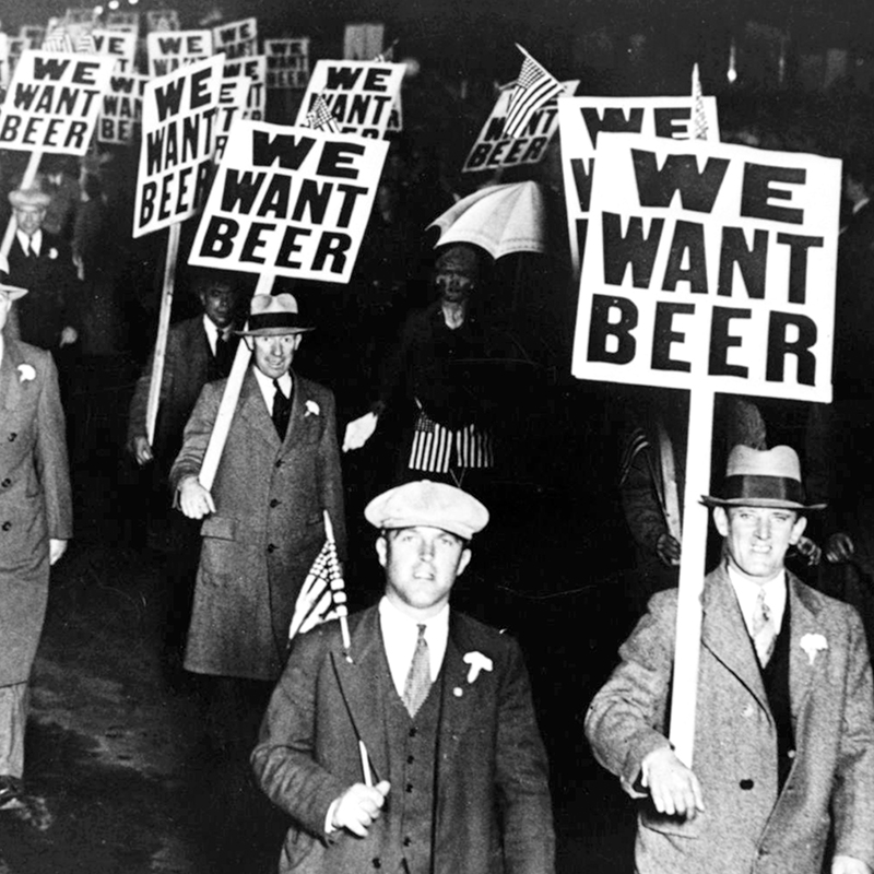 In bianco e nero We Want Beer  - Photography New York recensione e prezzo